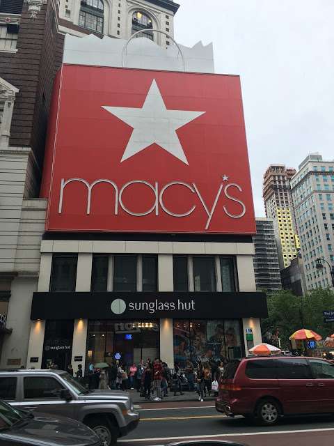 Jobs in Sunglass Hut at Macy's - reviews